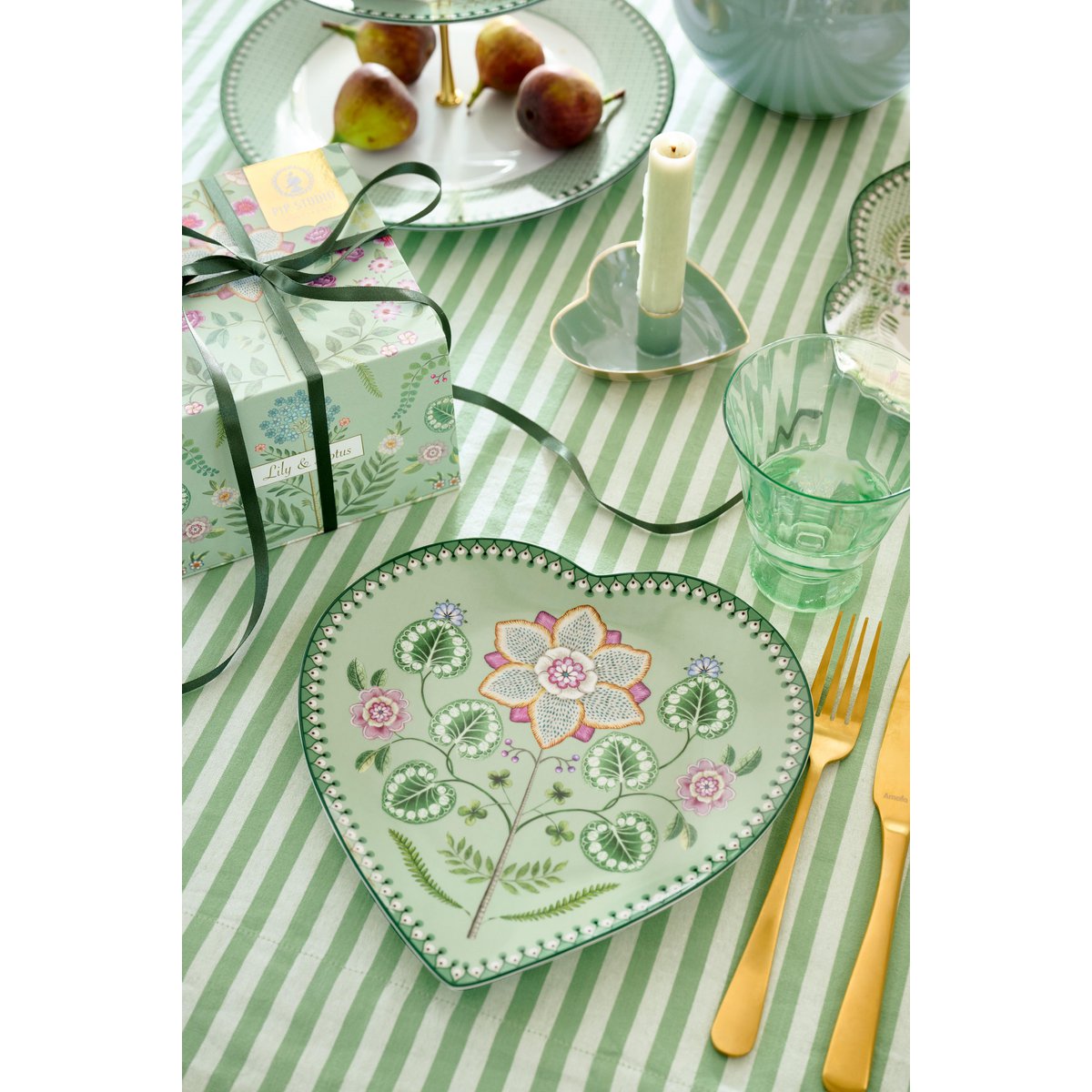 Set/2 Heart borden Lily&Lotus Light Groen