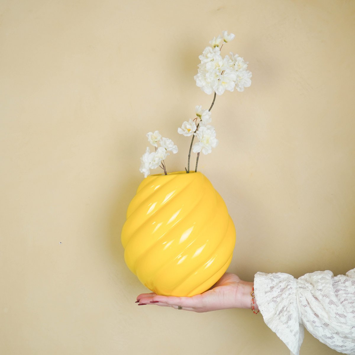 Flower Vase- Swirl vase-ceramic- geel- 20x20x21,5 cm