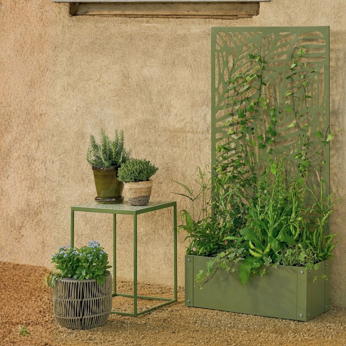 Plantenstandaard buiten Sapri Groen