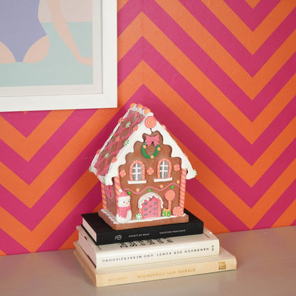 LED - Candy House - Polyresin - Bruin/Roze - 8,5x13x23,5 cm