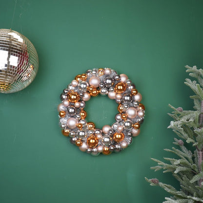 Kerstdecoratie - Kerstkrans - Kerstballen - Polystyreen - Taupe - 34x10 cm