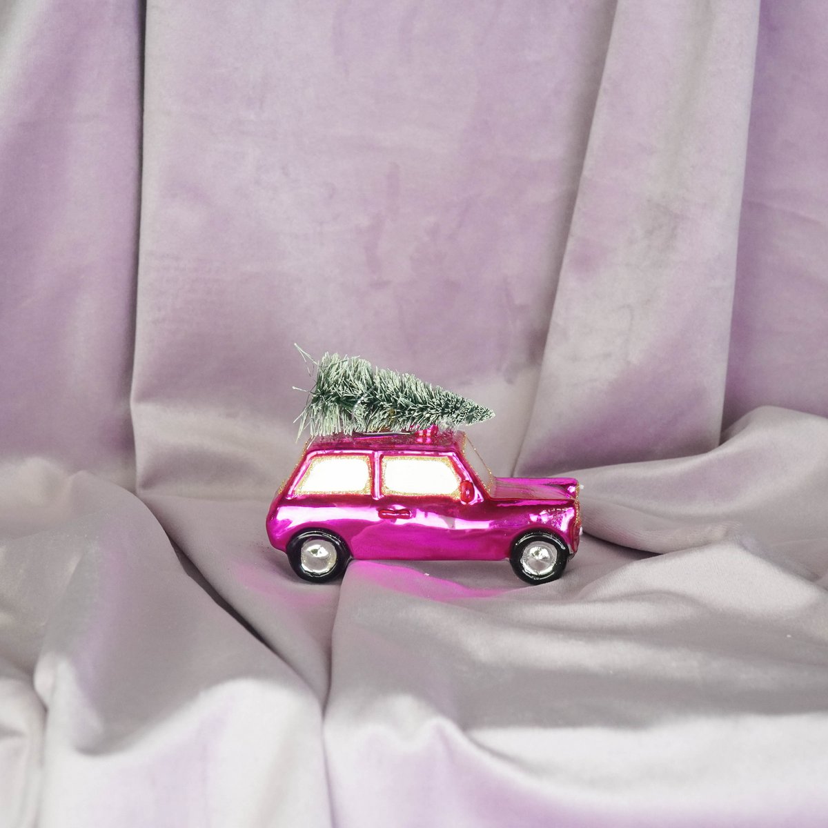 Ornament - Kersthanger - Roze Auto/Kerstboom 10x5x7cm