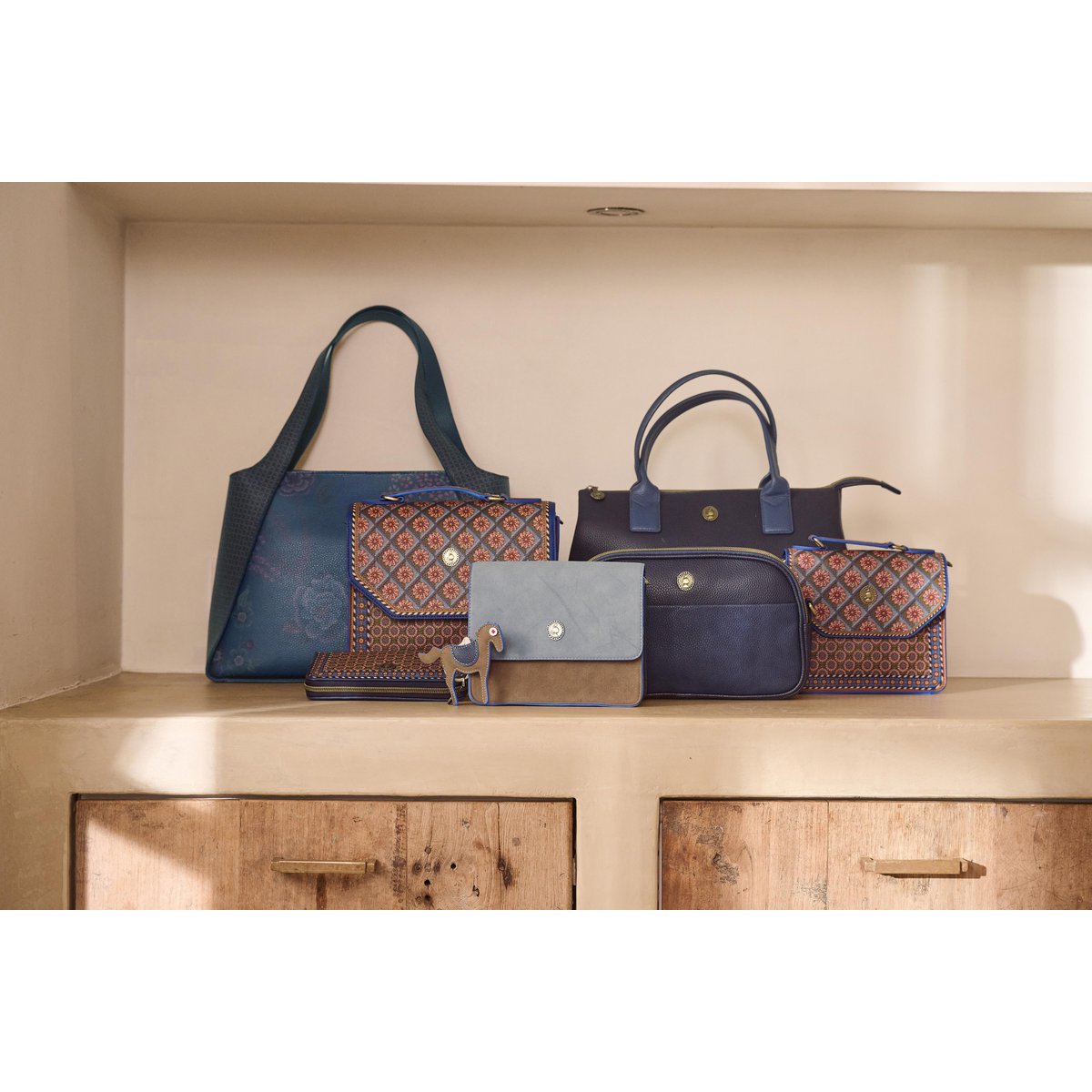 Frances Cross Body tas Medium Imani Blue